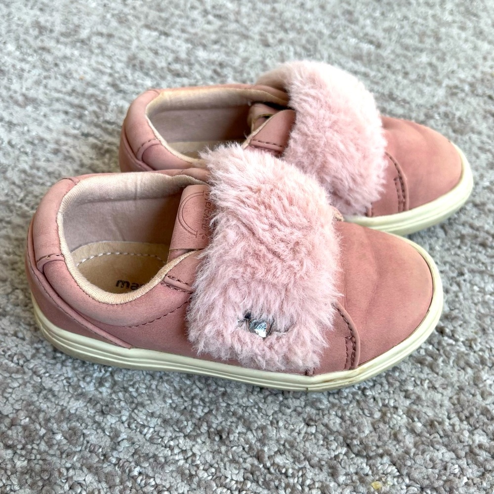 Mayoral pink faux fur baby sneaker, size 21 (5.5 US)
